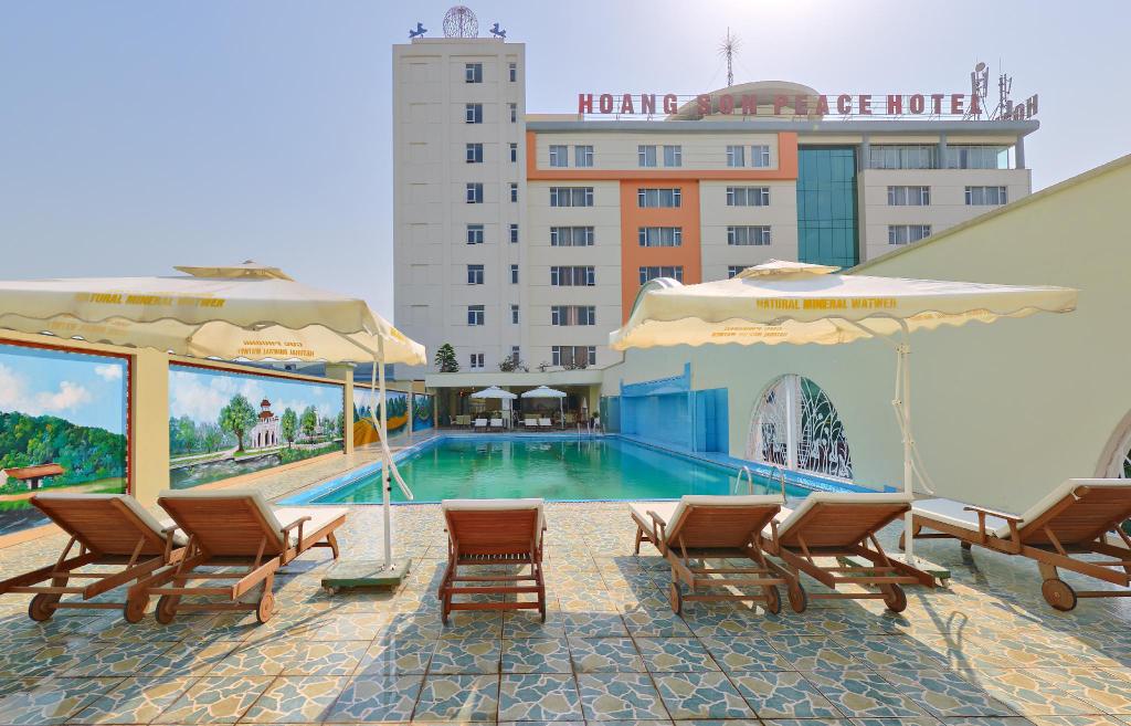 Khách sạn Hoàng Sơn là Khách sạn đạt tiêu chuẩn 4 sao ở Ninh Bình
