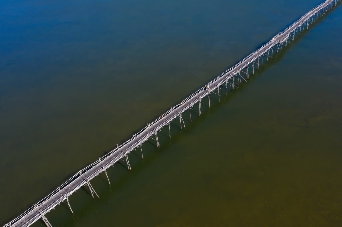 Cây cầu gỗ dài nhất Việt Nam.