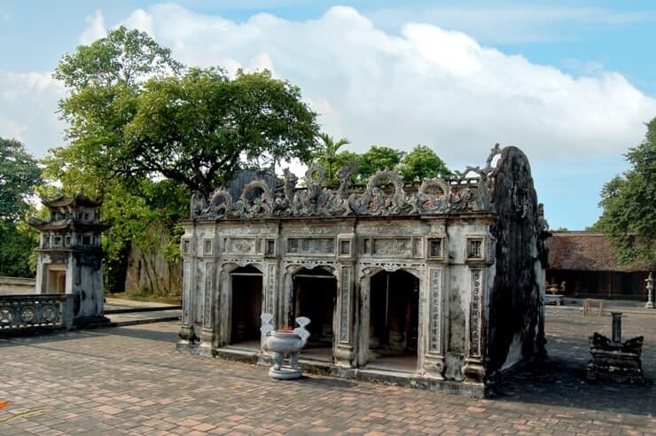Đền thánh Nguyễn là nơi thờ thiền sư Nguyễn Minh Không
