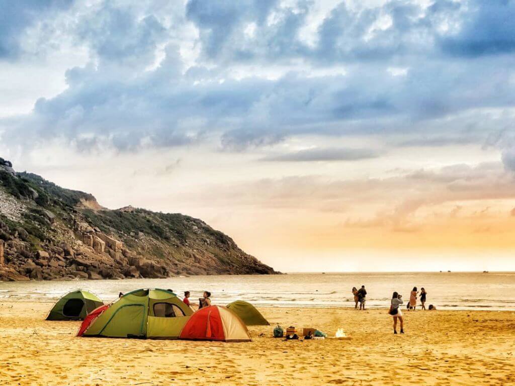 Cắm trại tại Bãi Môn Phú Yên và đón bình minh trên Mũi Điện chính là bộ đôi trải nghiệm mà bạn nhất định phải thử một lần