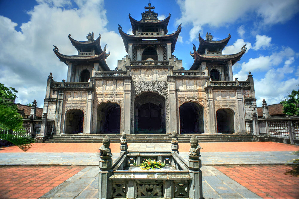 Là nhà thờ nhưng nhà thờ chính tòa Phát Diệm lại có kiến trúc giống các ngôi chùa của Việt Nam
