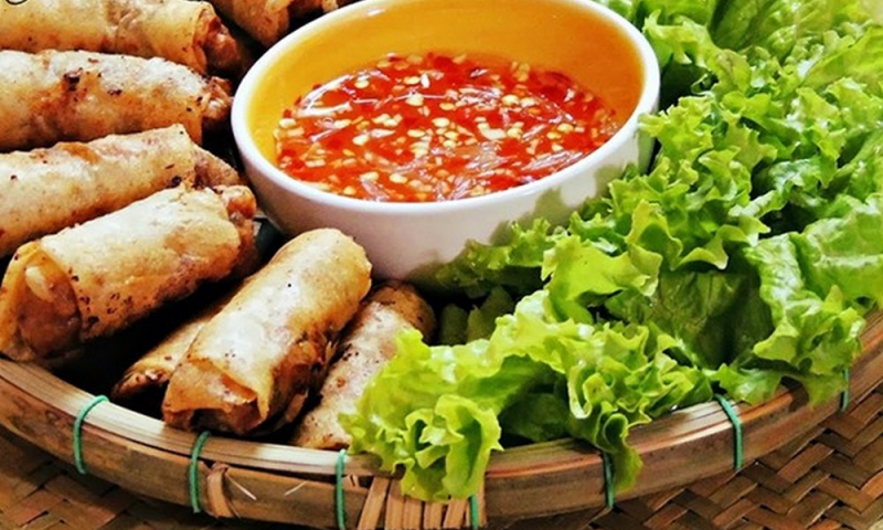 Khám phá top 10 Món Ăn Vặt  Chiếm Hữu Ngôi Vua Ẩm Thực Miền Trung tại Đà Nẵng