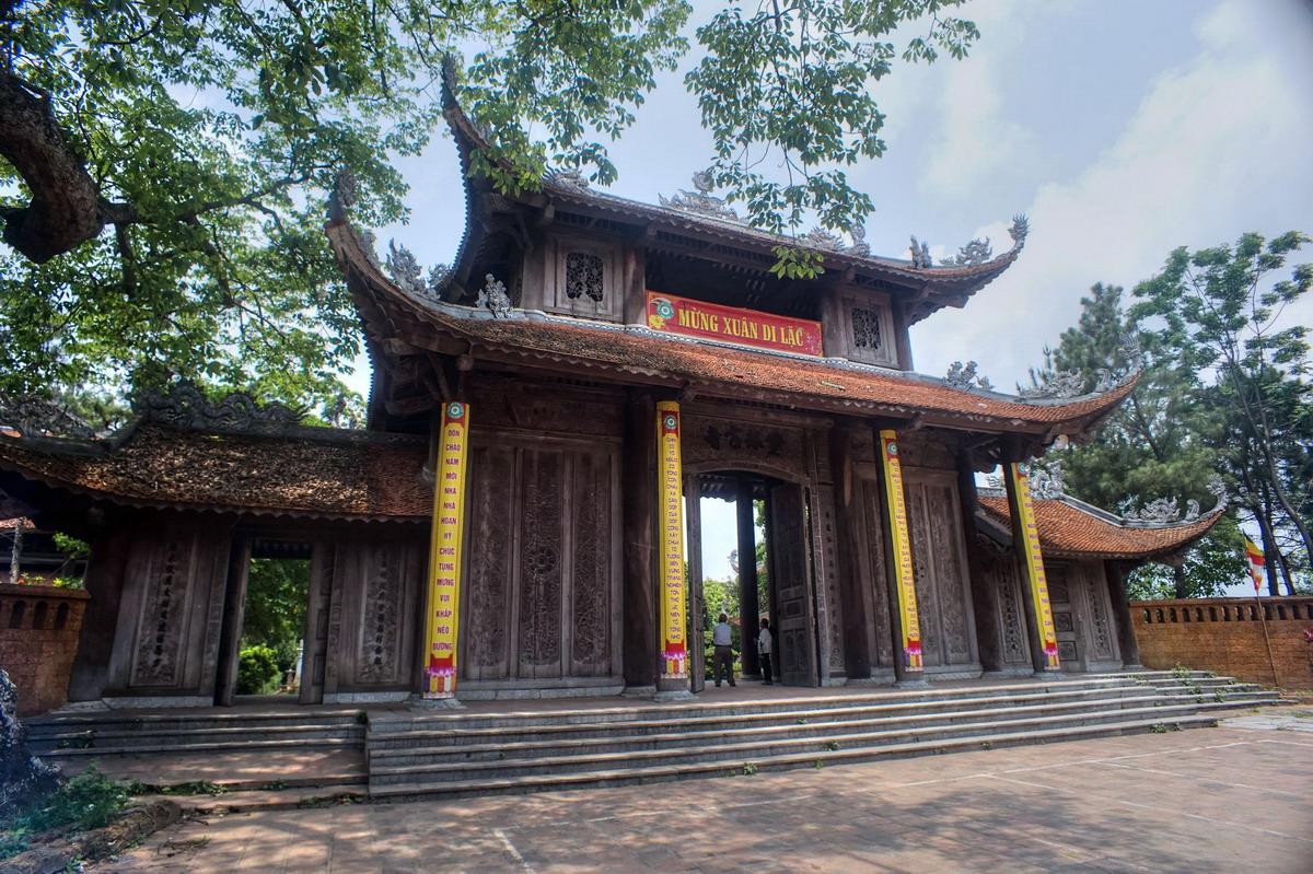 Chùa Nôm – Ngôi chùa có tam quan lớn nhất Việt Nam ở Hưng Yên