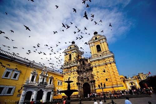 Những công trình cổ ở Lima luôn cuốn hút du khách khắp nơi trên thế giới. Ảnh: Navinsarma