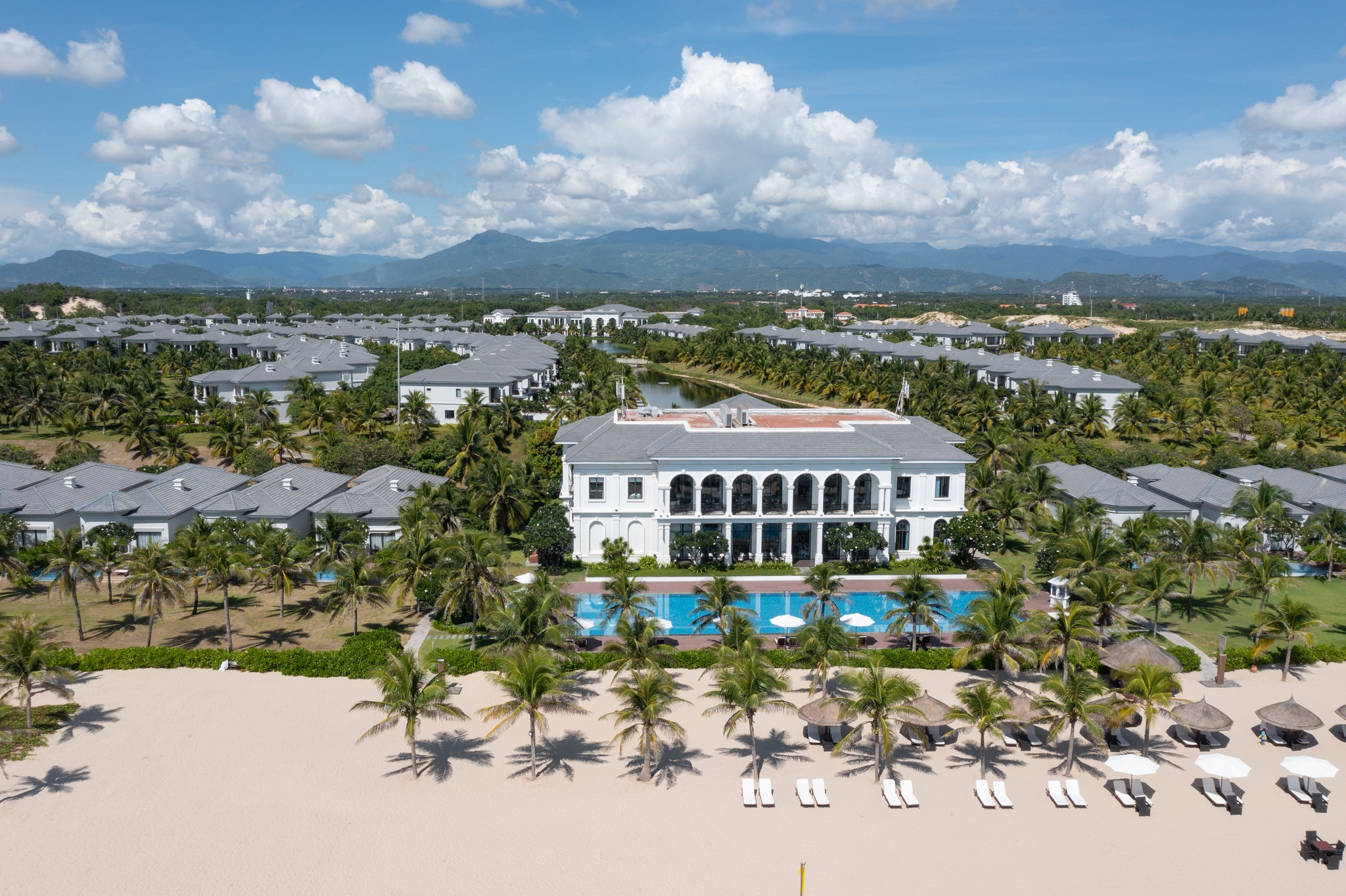 Melia -Vinpearl -Cam- Ranh- Beach- Resort-ivivu